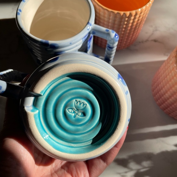 People vía plants Gozarian Mug with Horizontal Texture in Cobalt Splotch - Picture 2 of 9